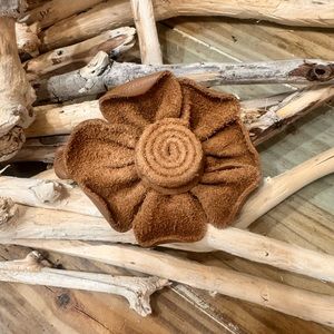 Leather handmade hair bárrete!